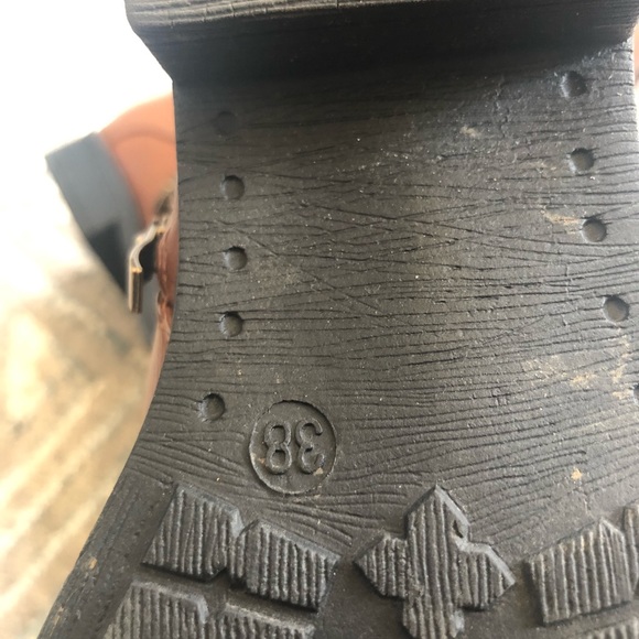 Boots - Picture 4 of 7